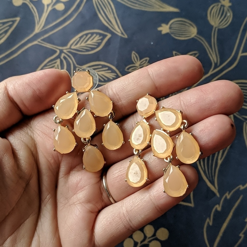 Nwot peach pastel chandelier pink earrings